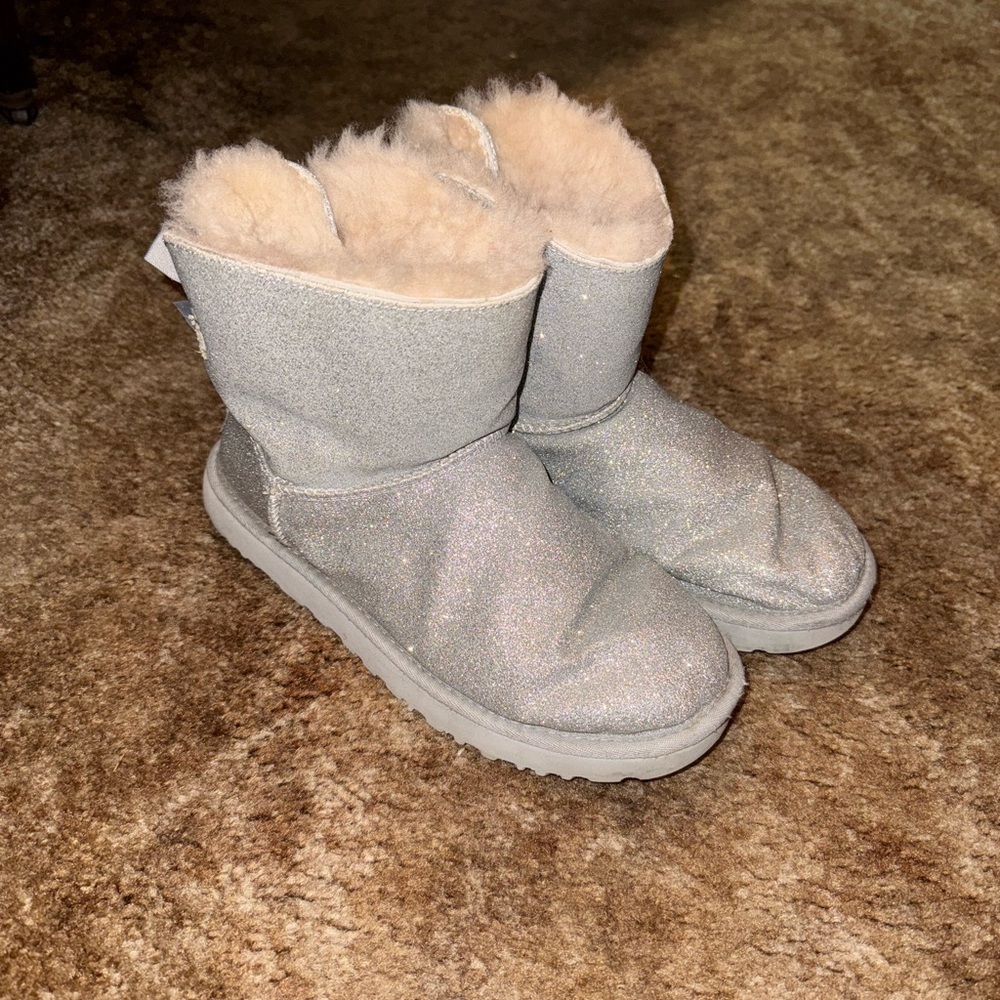Silver Glitter Bow Womens Uggs